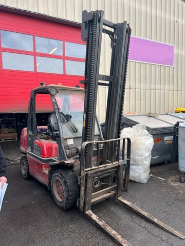 Nissan 32 13100 diesel gaffeltruck til salg | Forkliftonline DK Nissan 32 13100 diesel gaffeltruck - Forkliftonline