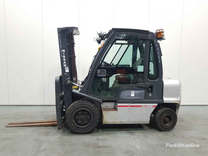 Nissan FD30 diesel forklift