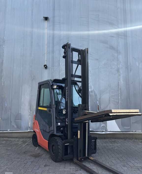 Toyota 02-8FDF15 diesel forklift