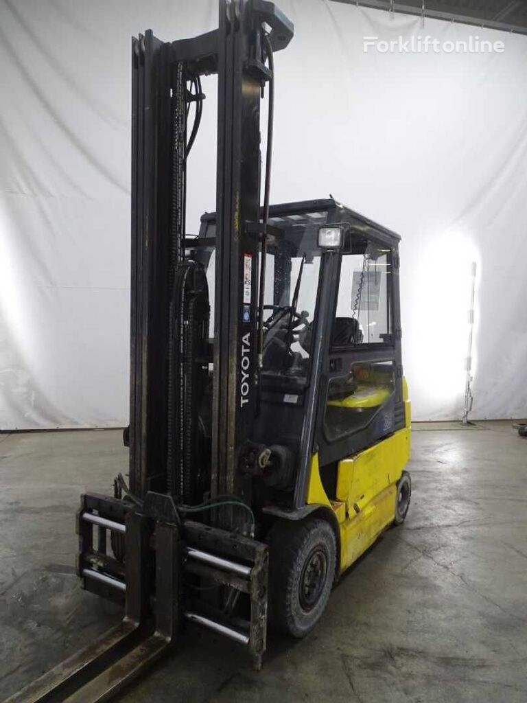 Toyota 7FBMF25 diesel forklift