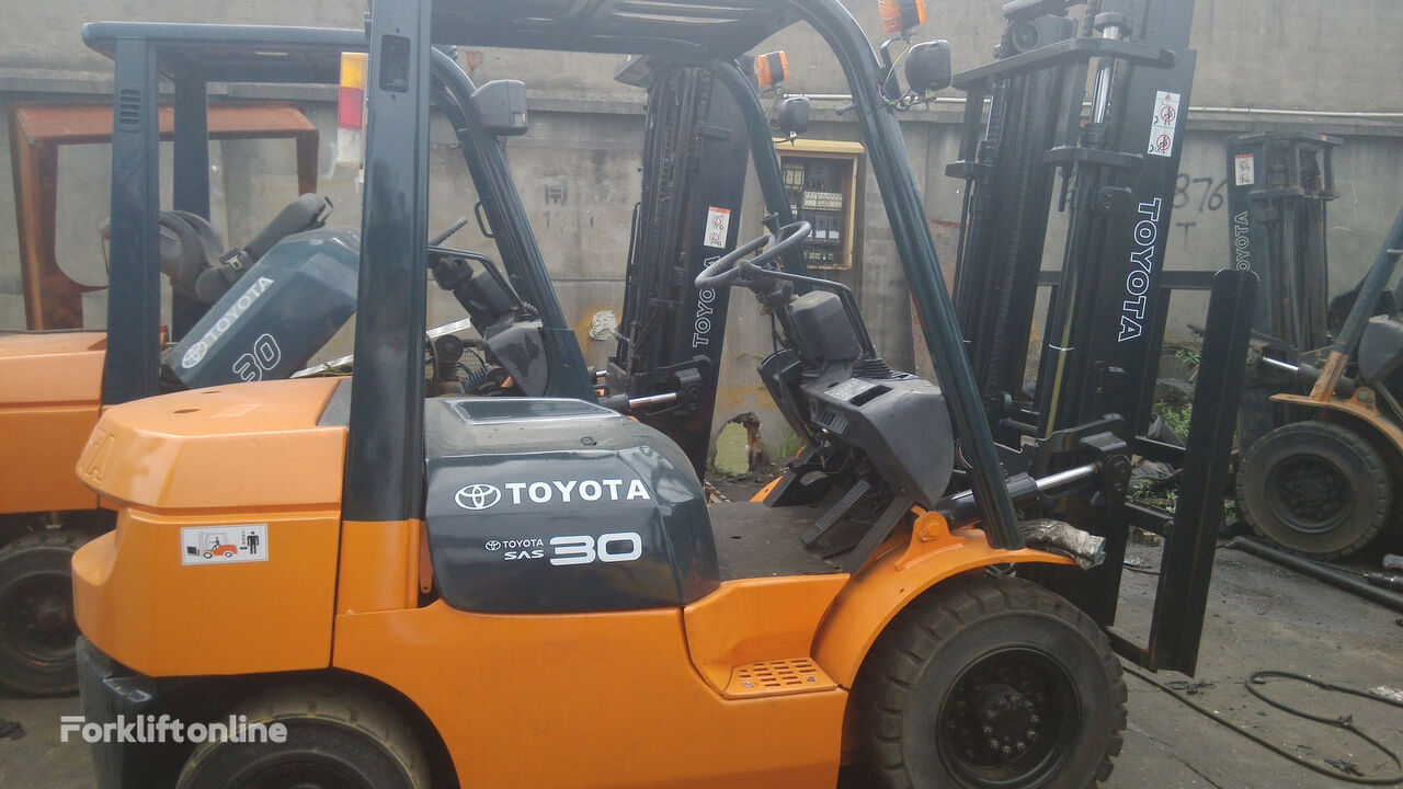 Toyota 7FD30  diesel forklift