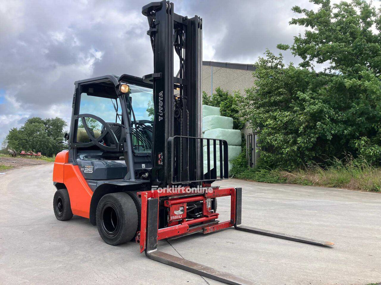 Prodaja Toyota 8FDF25 dizel viljuškari | Forkliftonline RS Toyota 8FDF25 dizel viljuškar - Forkliftonline