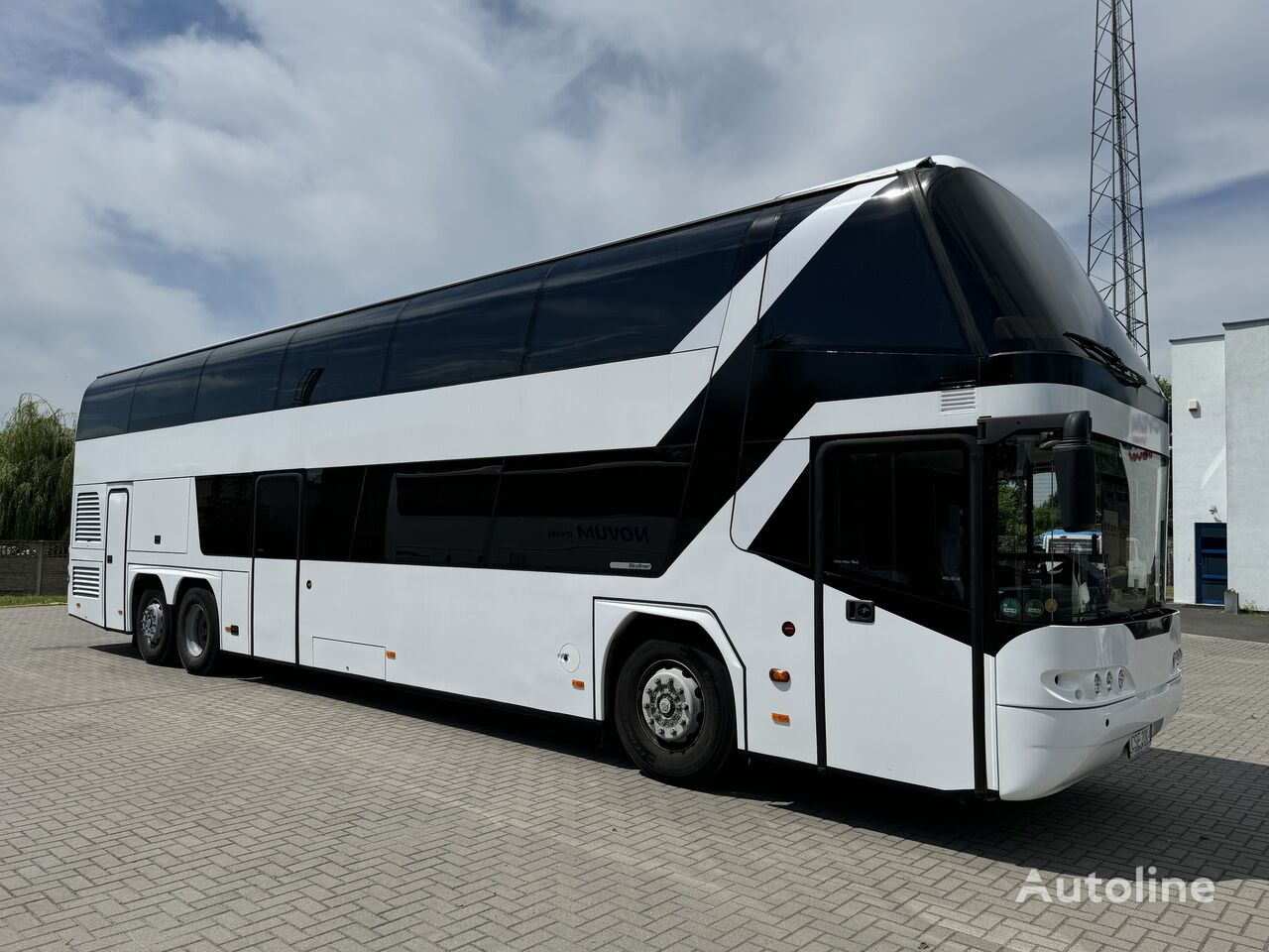 dvonadstropni avtobus Neoplan Skyliner L