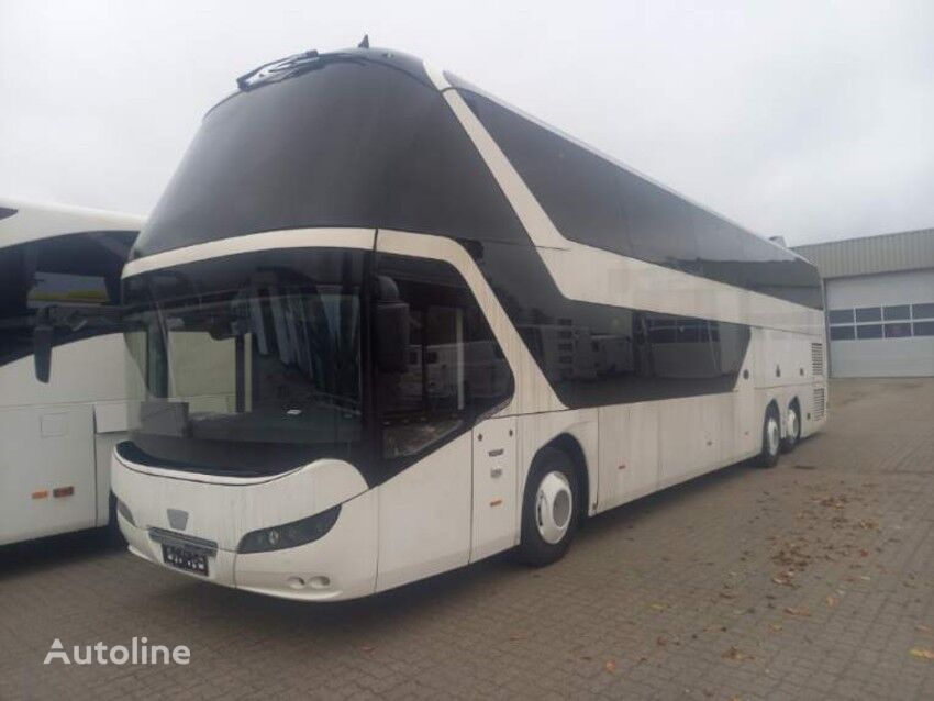 bus à impériale Neoplan Skyliner L