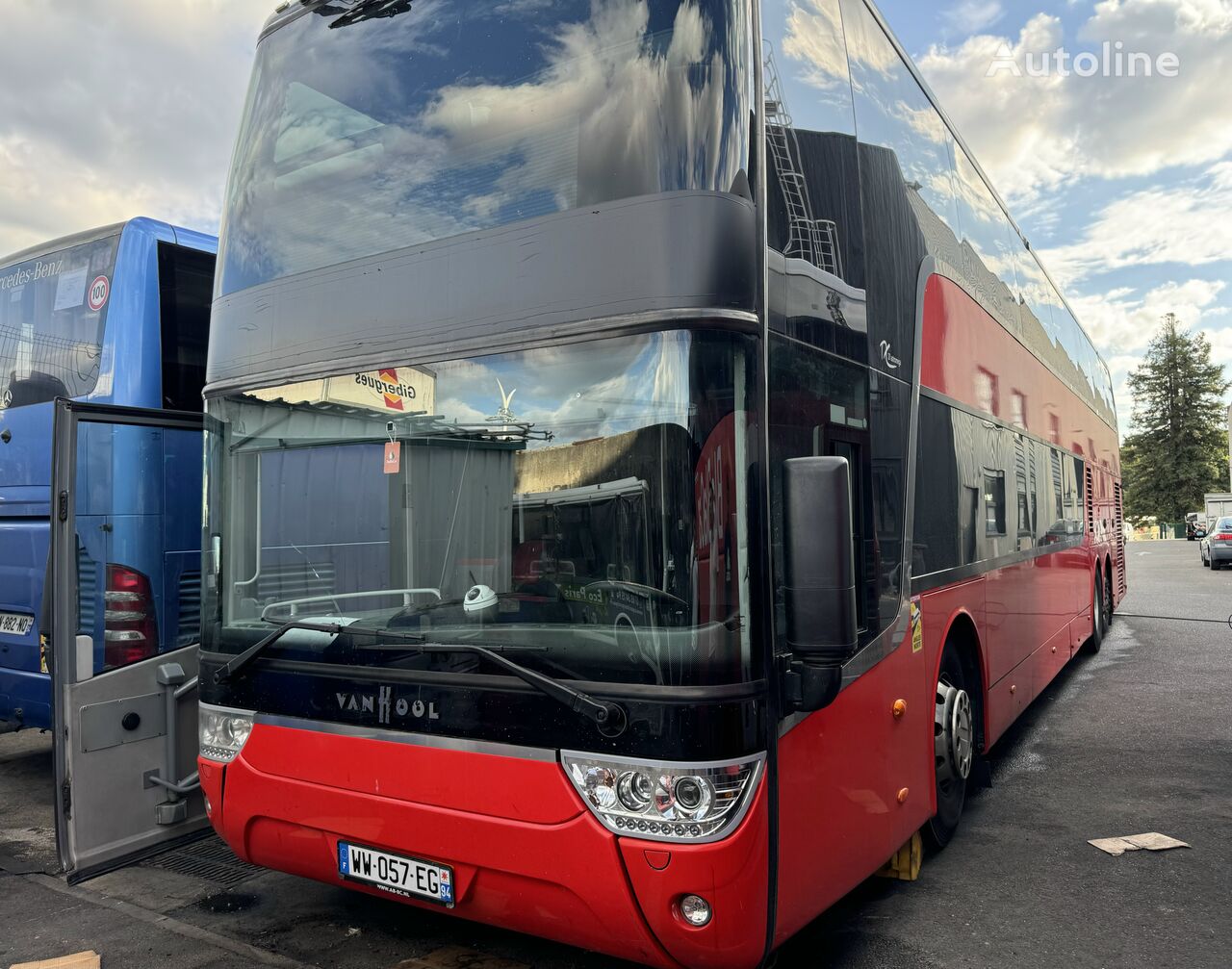 Van Hool TDX27 Astromega double decker bus