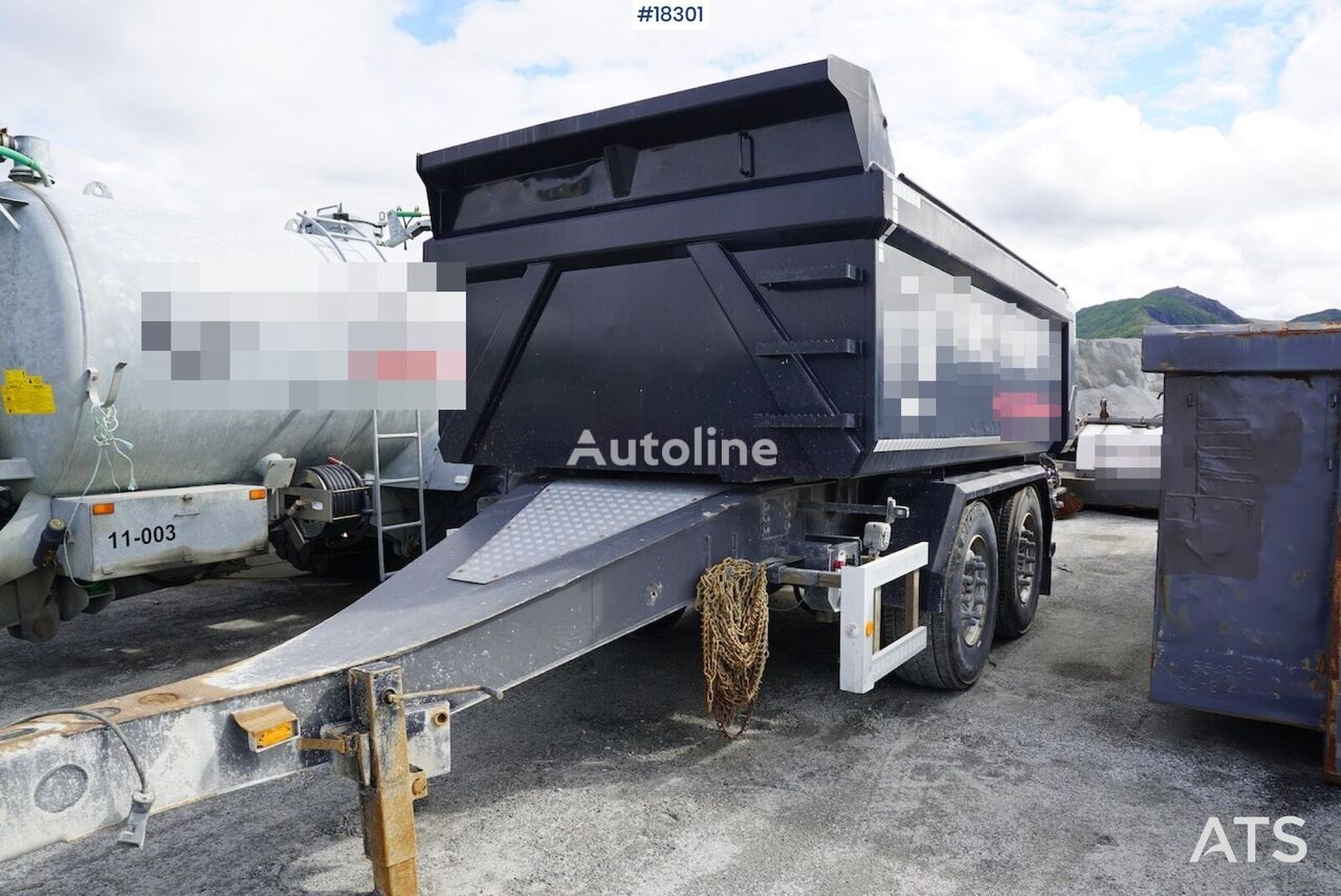 Istrail dump trailer