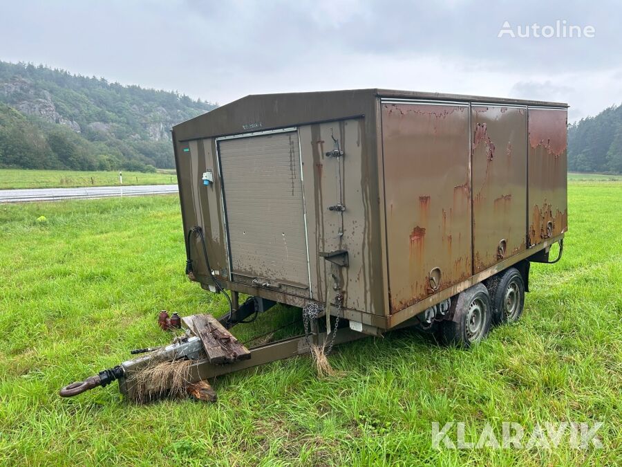 Militärvagn dump trailer