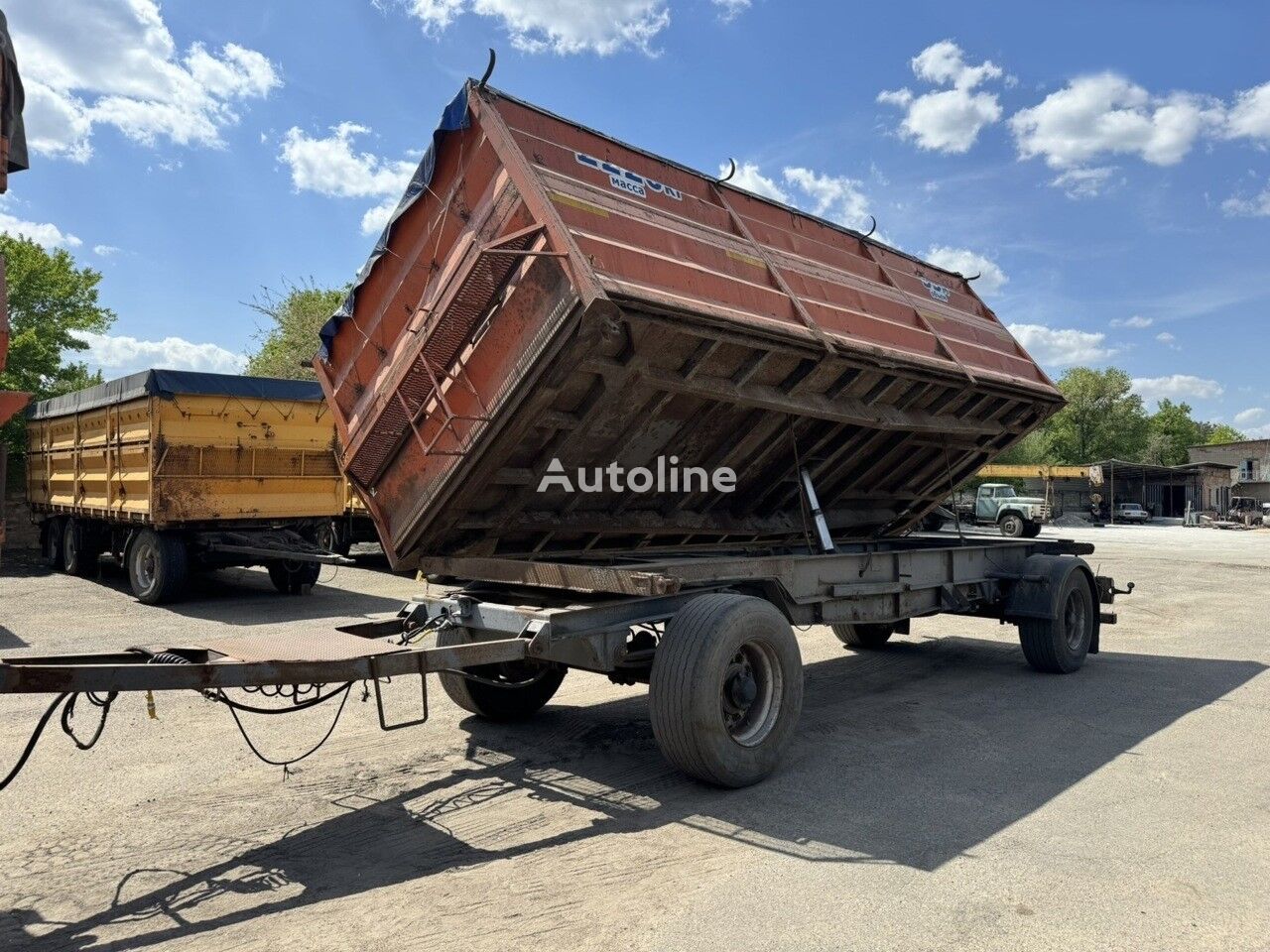 NEFAZ 8560 zernovoz 33 m3 dump trailer