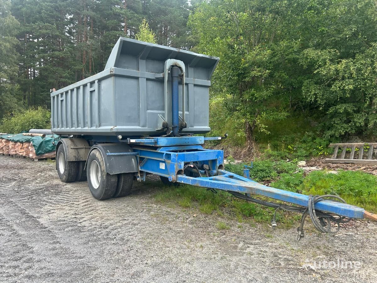 Trio-Lift  dump trailer