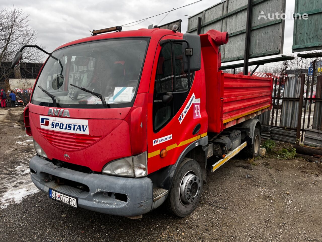 camion-benne Avia D120-185