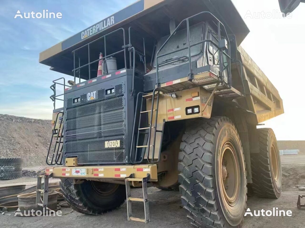 Caterpillar 777E dump truck