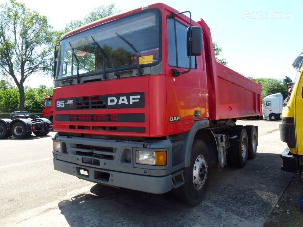 덤프 트럭 DAF 95.360 - 6x4 -