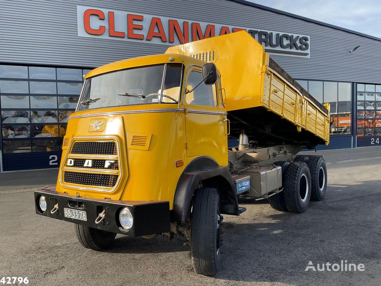 camião basculante DAF AZ 1900 DS 420 6x6 Driezijdige kipper "Oldtimer"