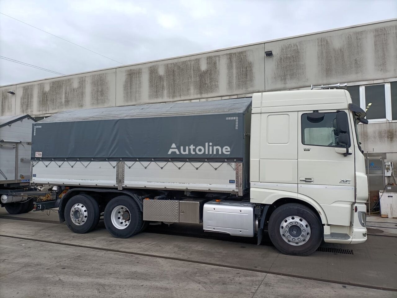 DAF FAN XF 510 6x2 dump truck