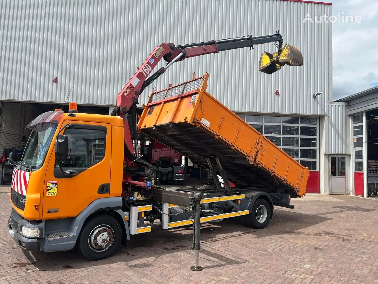 DAF LF 45.180 KIPPER + KRAAN EURO 3 dump truck