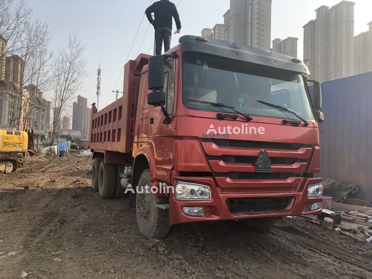 Ανατρεπόμενο φορτηγό Howo 336 - Autoline