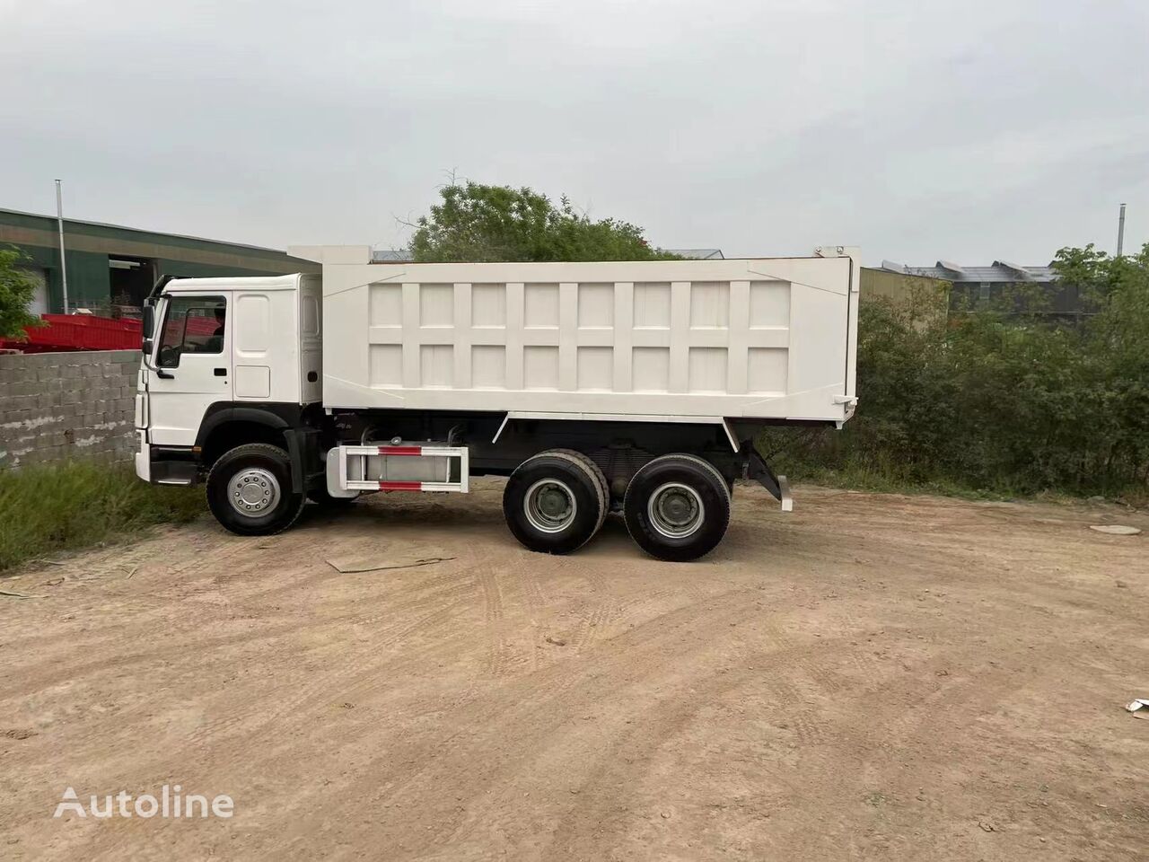 camion-benne Howo 371