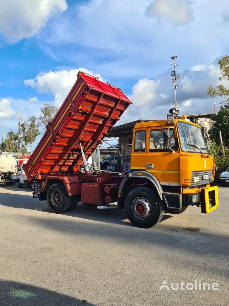 IVECO 190-26 volquete