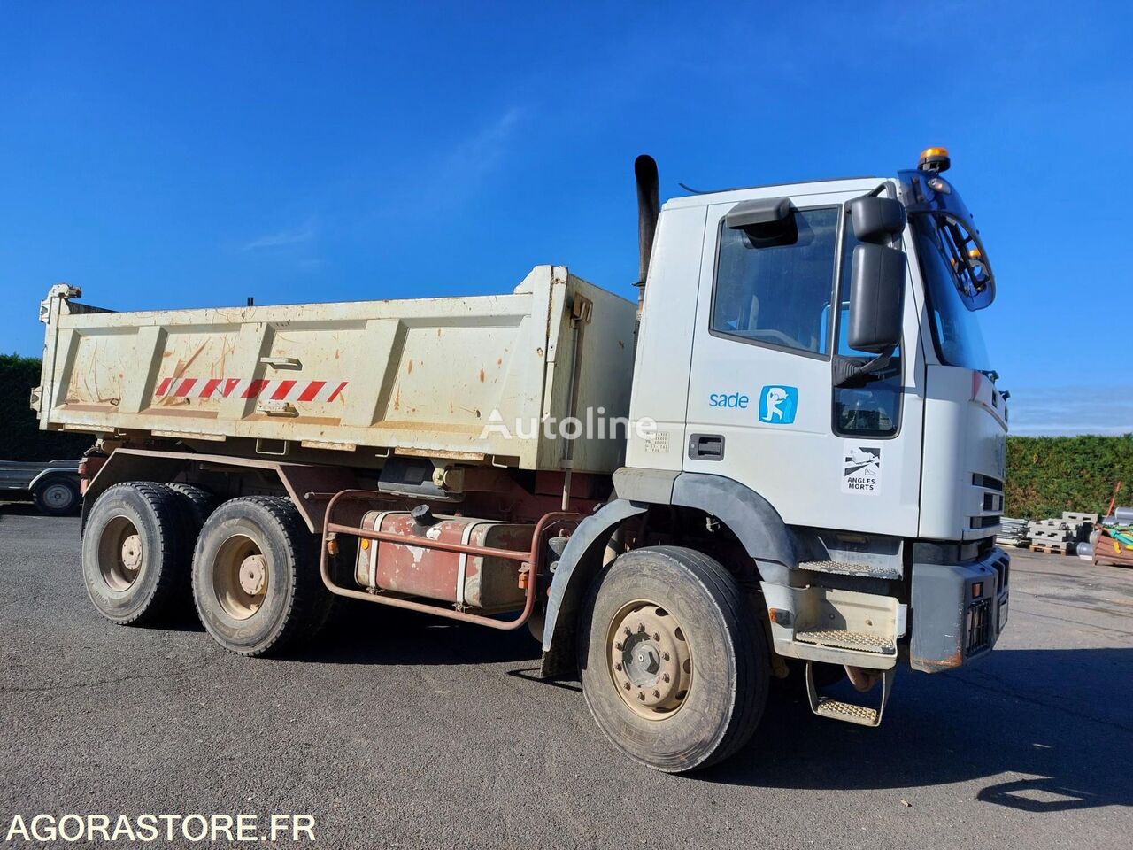 IVECO 260E35 dump truck