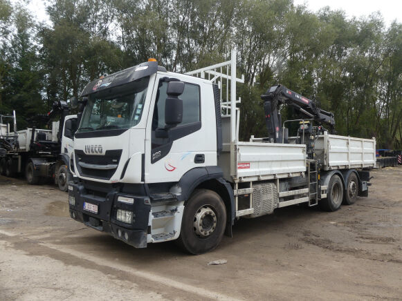 شاحنة قلابة IVECO 2Y3C