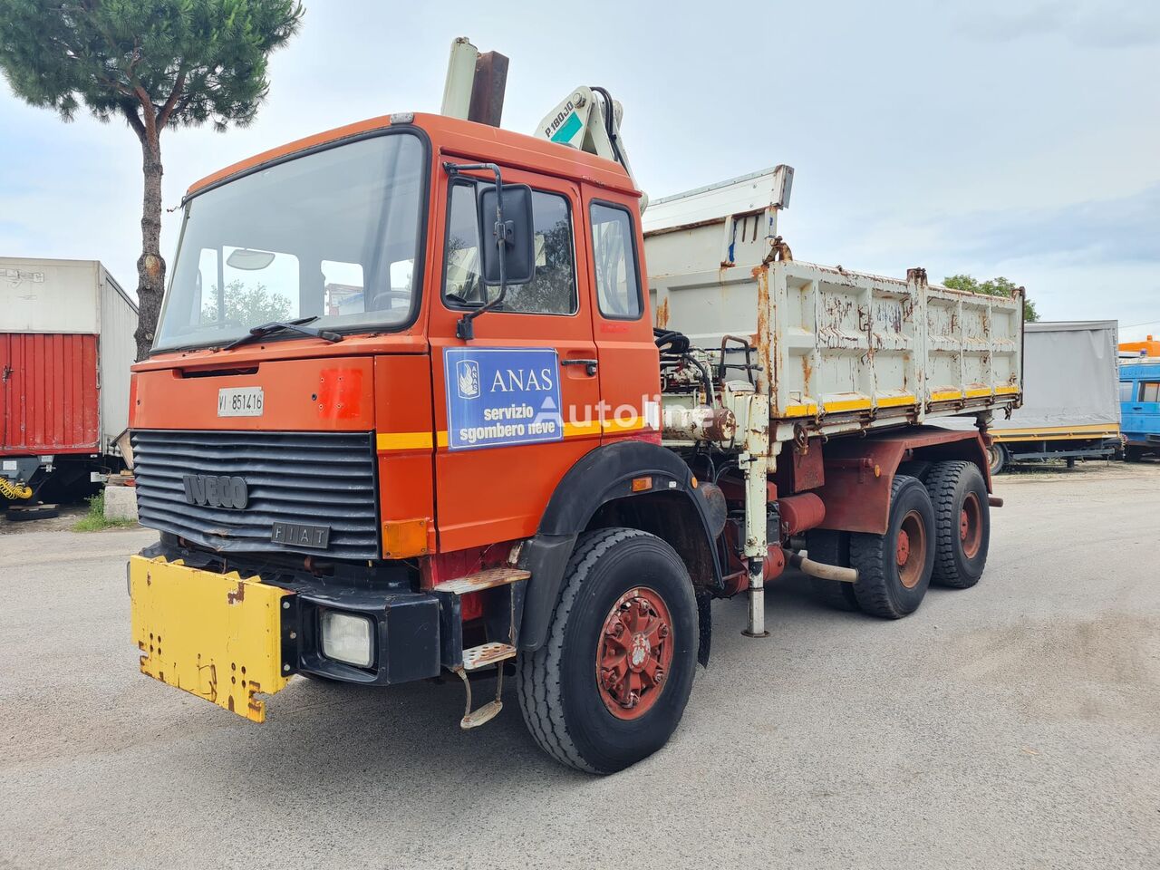 самосвал IVECO 330.35