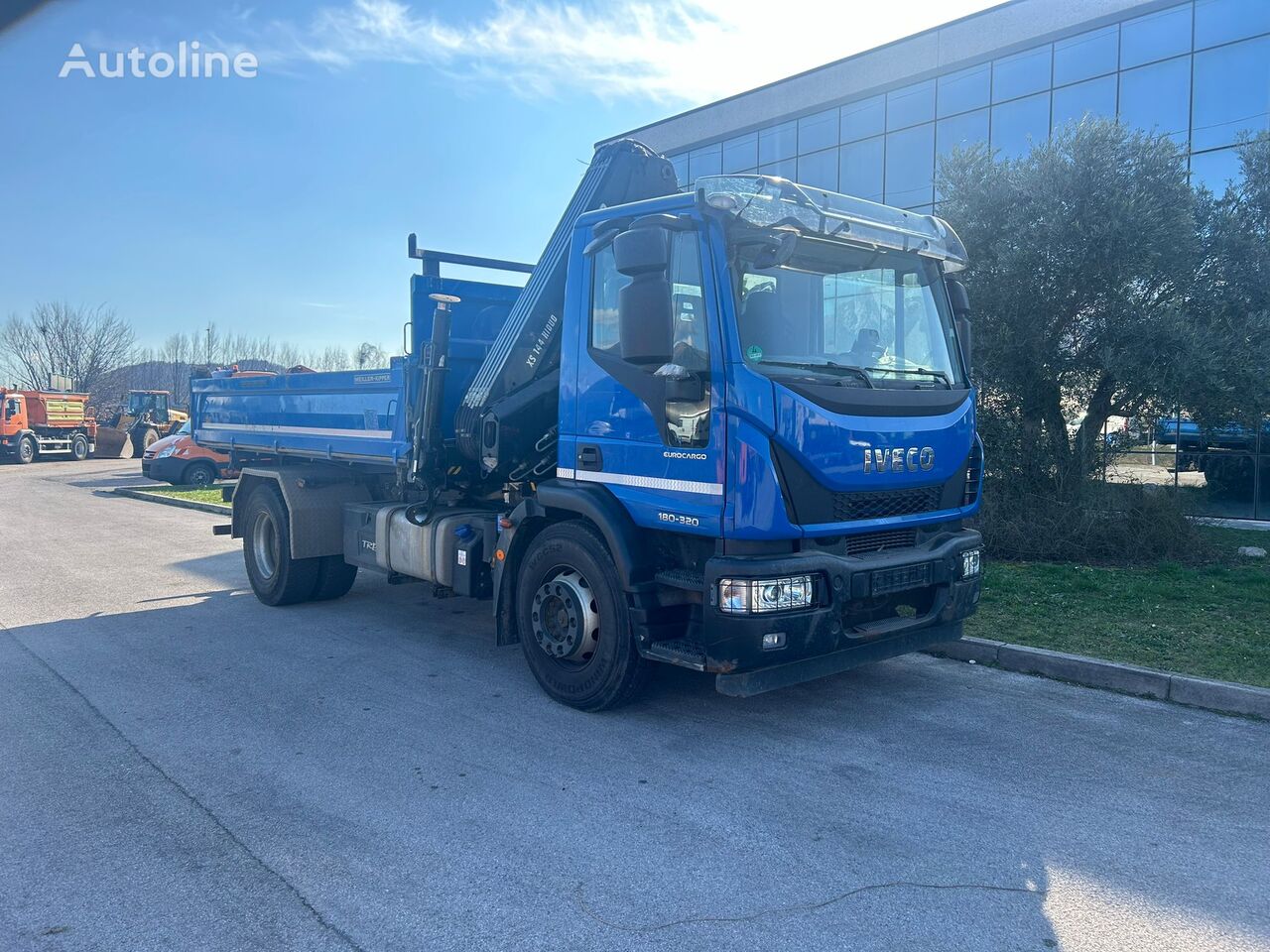 IVECO Eurocargo 180-320 kipper vrachtwagen