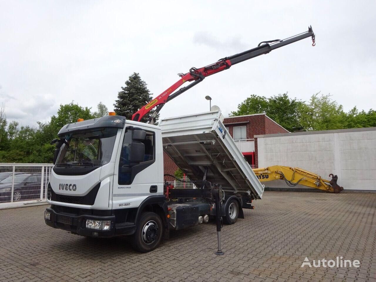 IVECO Eurocargo 80-220 Tipper + crane billenős teherautó