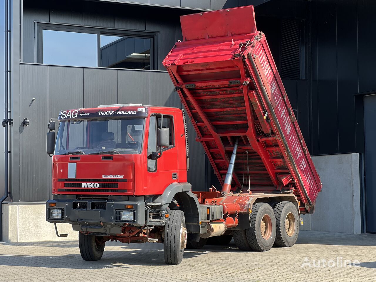 autobasculantă IVECO Eurotrakker 260 EH 370HP / 6X6 / Meiller-Kipper /185602 KM! /