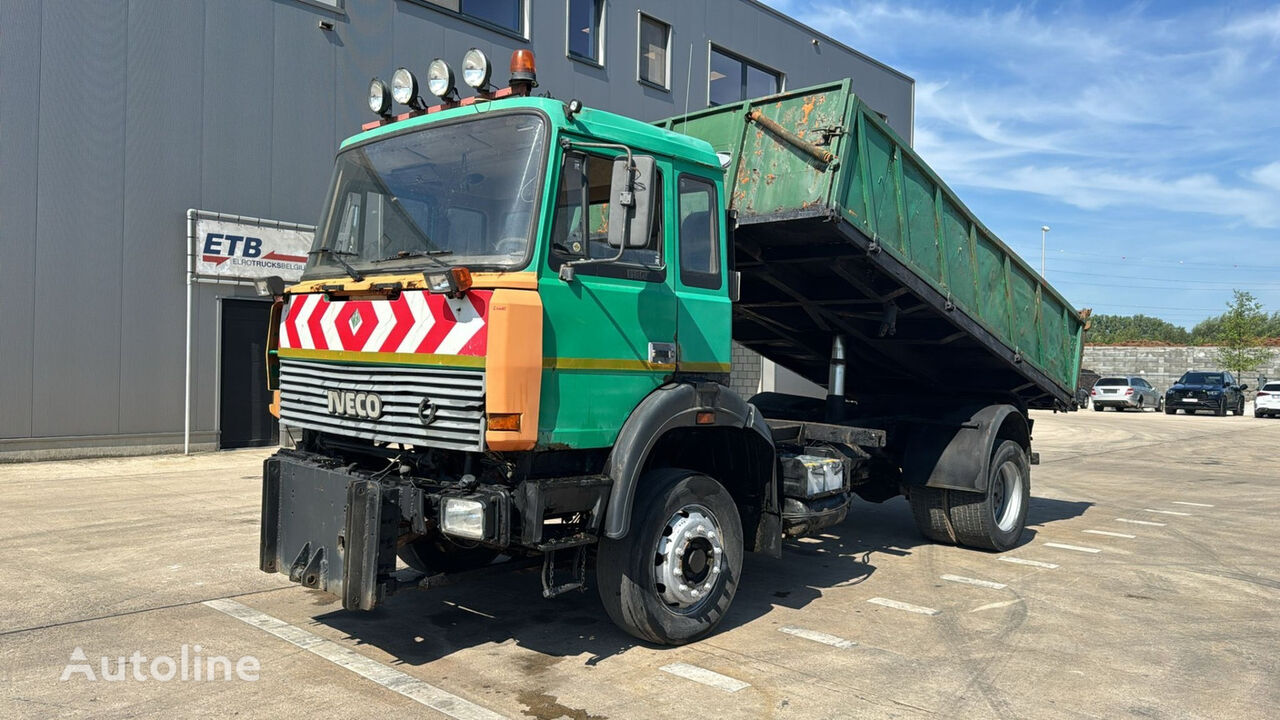 самосвал IVECO Magirus 180 - 23 (GRAND PONT / SUSPENSION LAMES / POMPE MANUELLE