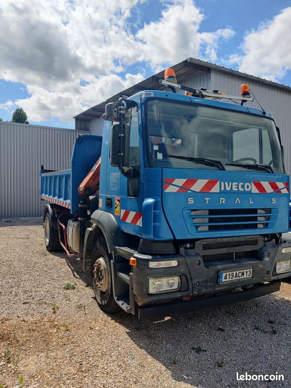 IVECO Stralis 270 volquete