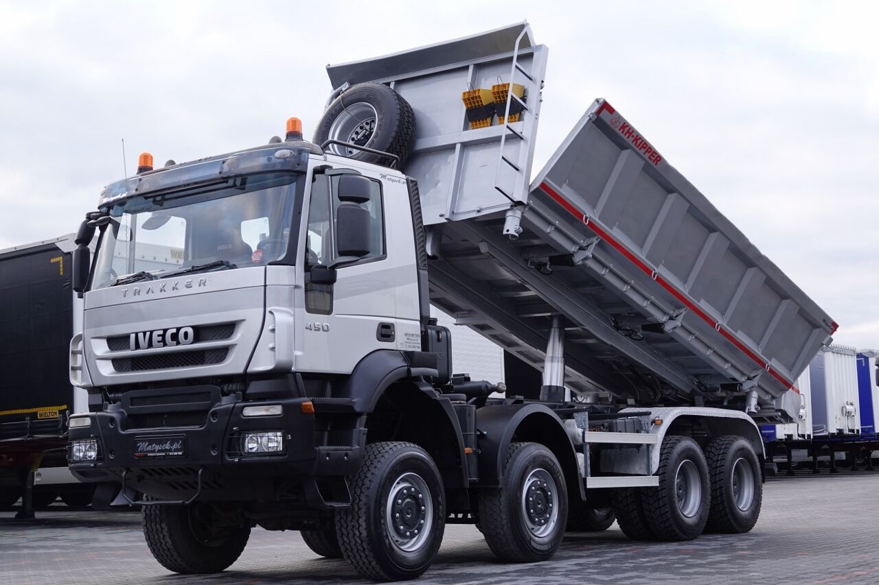 IVECO TRAKKER 440  billenős teherautó