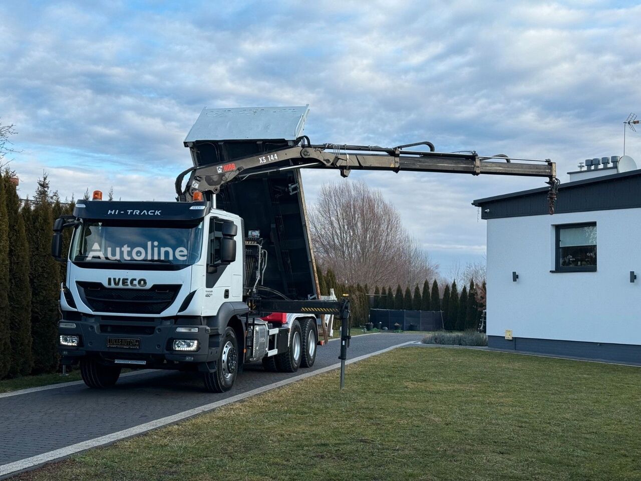 شاحنة قلابة IVECO TRAKKER 450