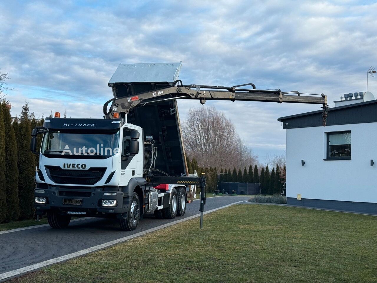 самосвал IVECO TRAKKER 450