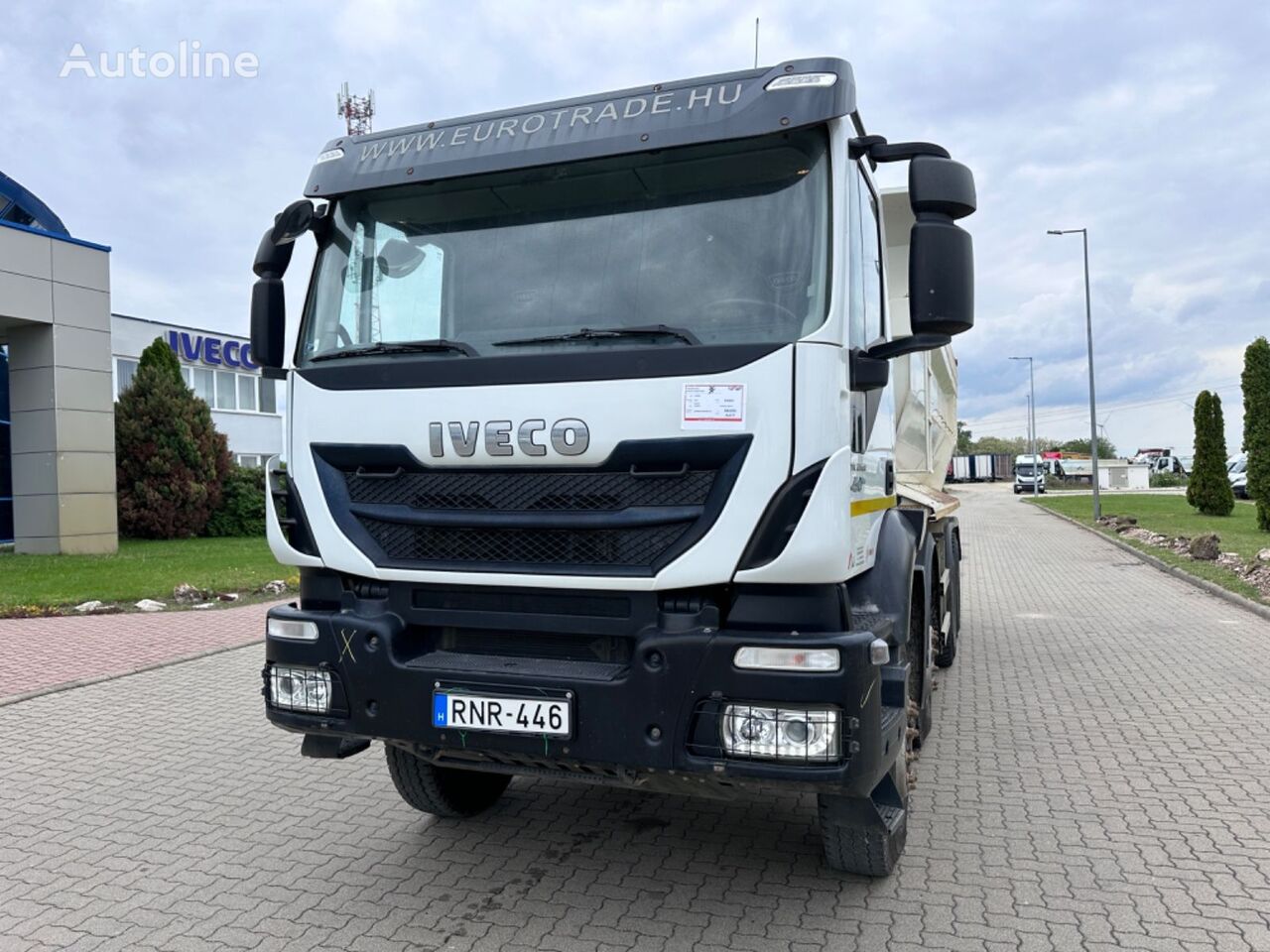 самосвал IVECO Trakker