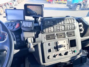 Wywrotka IVECO Trakker 190T33 4x4 EEV / Hiab Hooklift XR10S4150 / Hiab 088 B-2 na sprzedaż - Obrazek 10 | Autoline PL Wywrotka IVECO Trakker 190T33 4x4 EEV / Hiab Hooklift XR10S4150 / Hiab 088 B-2 | Obrazek 10 - Autoline