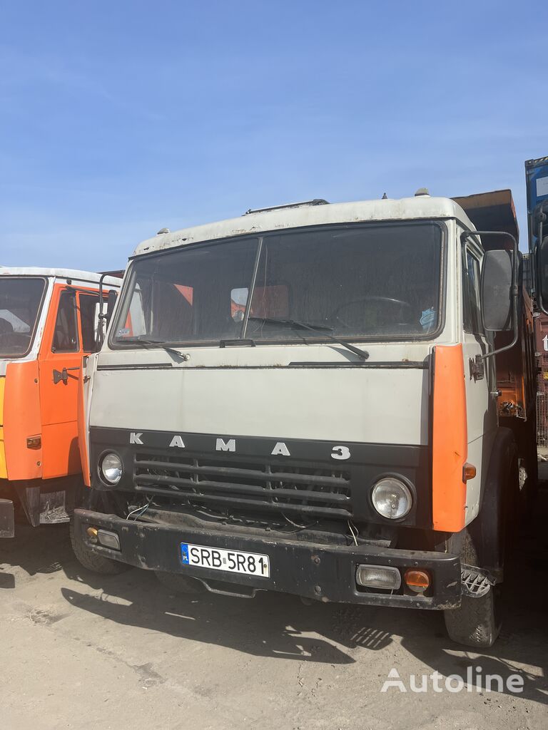 truk pembuangan KamAZ 55111