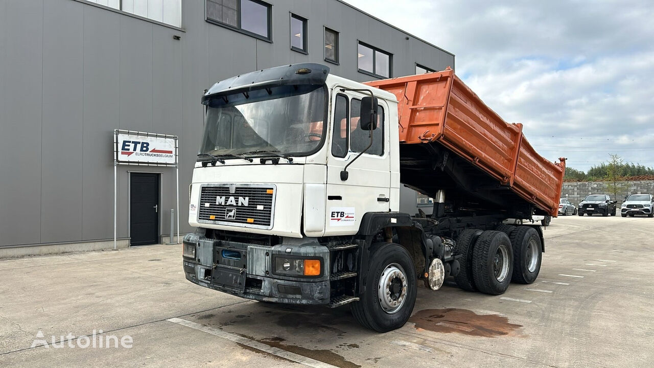 MAN 26.372 (BIG AXLE / STEEL SUSPENSION / 6 CYLINDER WITH MANUAL PUM ダンプトラック