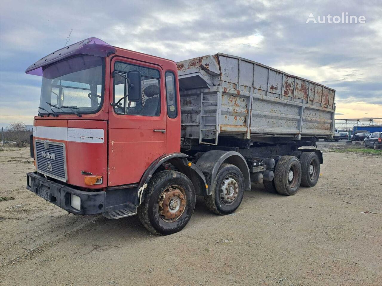 MAN 32.331 dump truck kiper