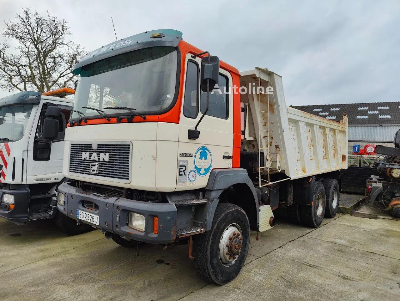 camion-benne MAN 33 .364 DFAK 6X6 Commander F2000