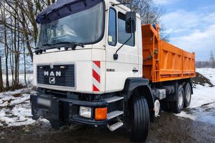 MAN F90 pa&scaron;izgāzējs