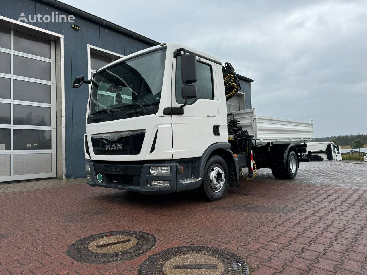 MAN TGL 8.180 3-Seitenkipper Kran Hiab 12 Meter dump truck