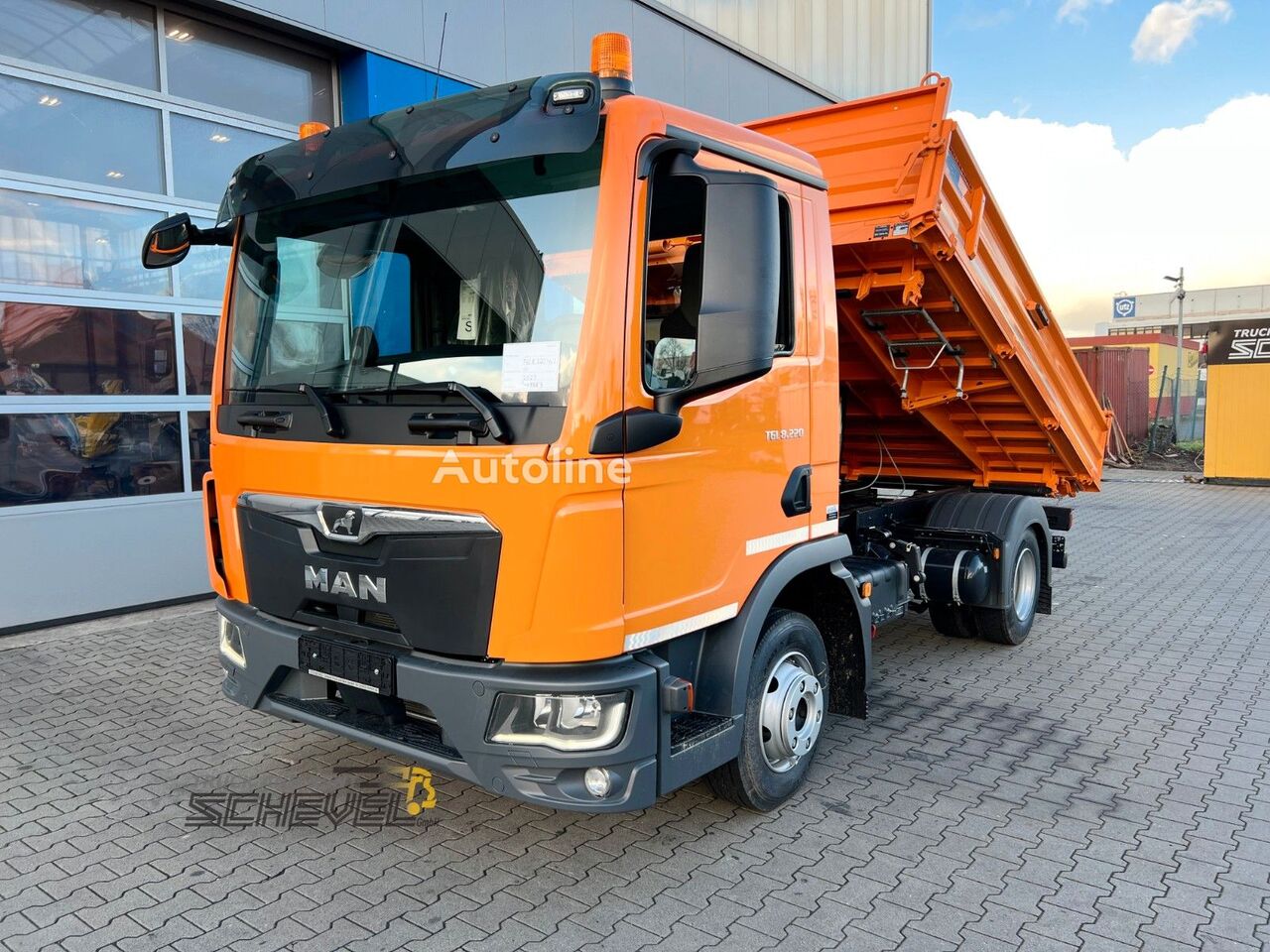 new MAN TGL 8.220 dump truck