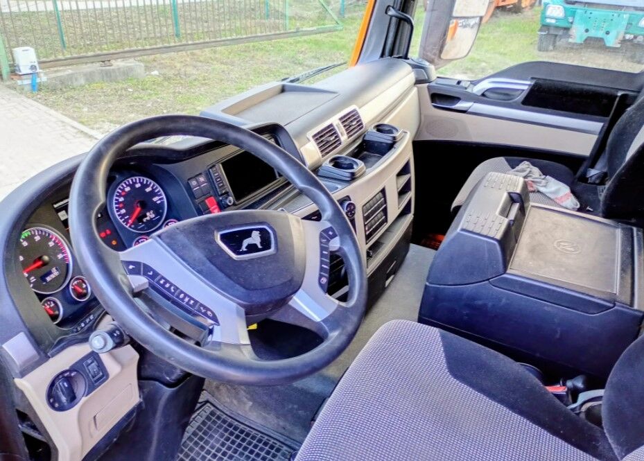 MAN TGS 26.460 3-way tipper truck