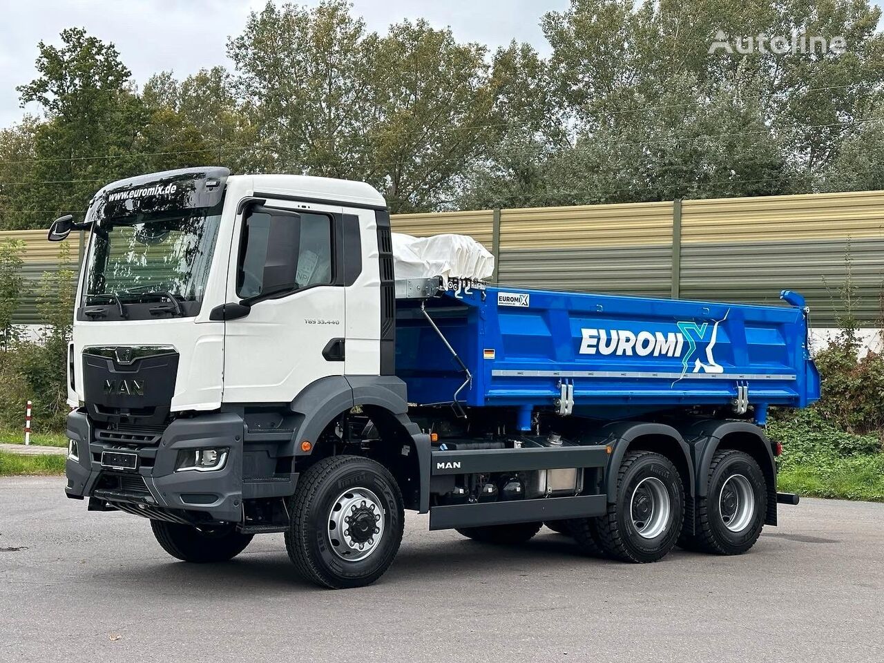 new MAN TGS 33.440  dump truck