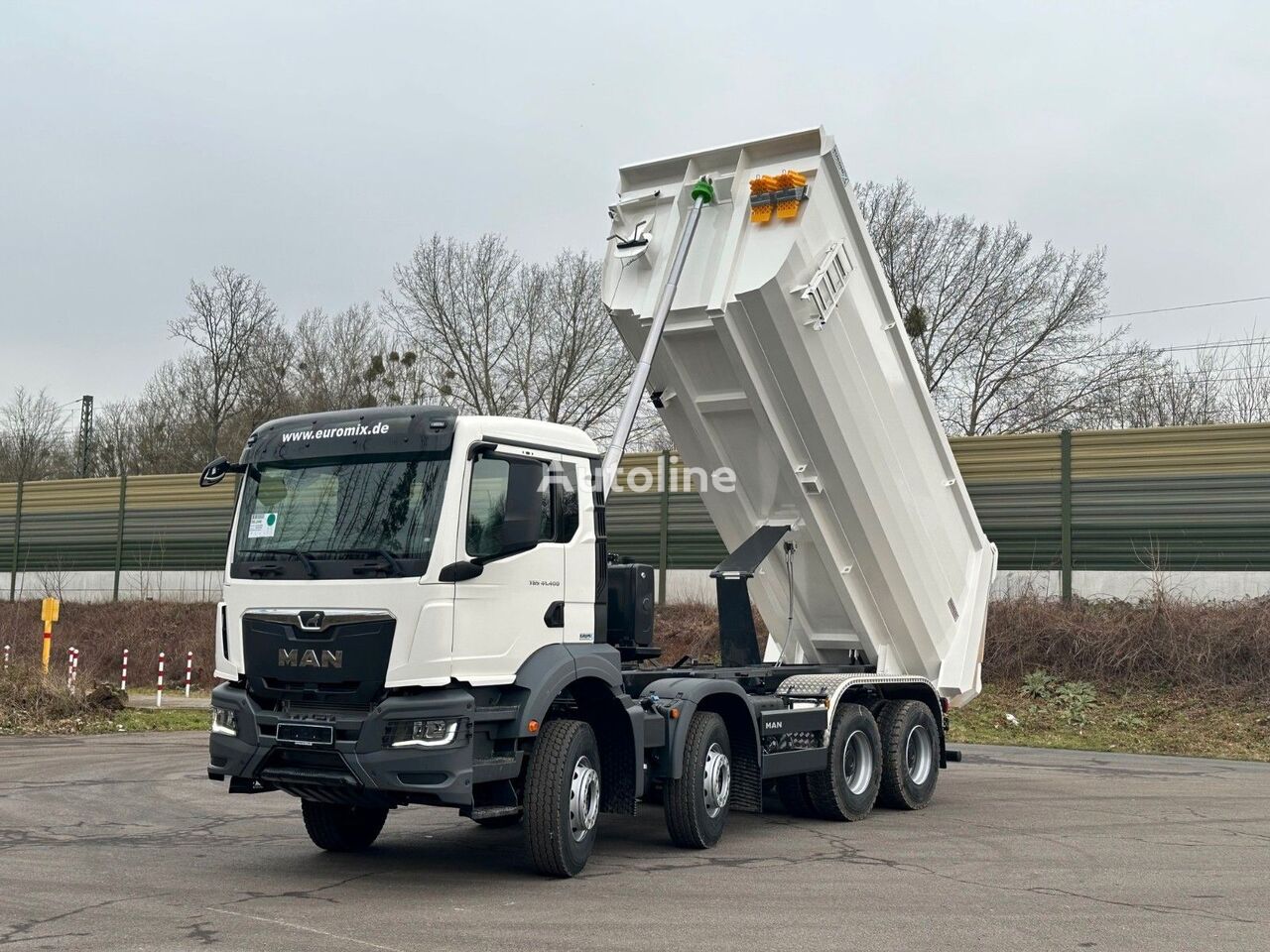 neuer MAN TGS 41.400 Muldenkipper