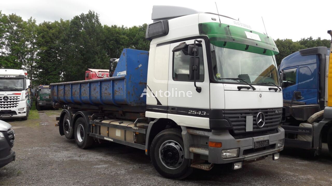 Mercedes-Benz 2643  dump truck