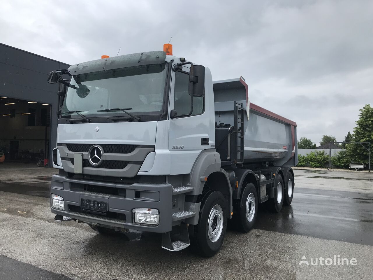 Mercedes-Benz 3240 EU5 8X4 KUPLUNG LANGENDORF volquete