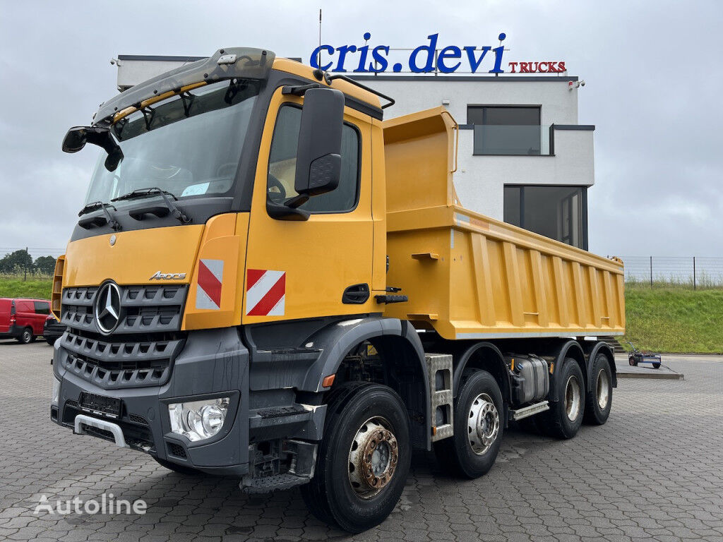 Mercedes-Benz 3243 8x4 Mulde dump truck