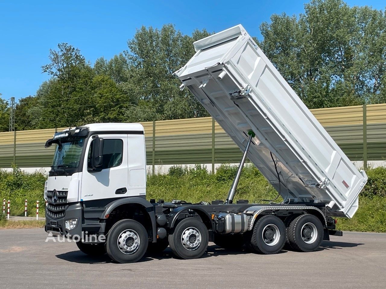 new Mercedes-Benz 4145 dump truck