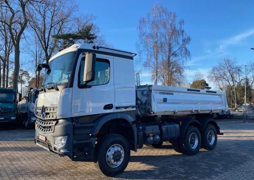 Mercedes-Benz AROCS 3342  pašizgāzējs